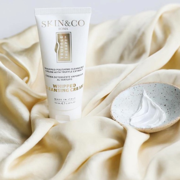 SKIN&CO Truffle therapy whipped cleansing cream - Picture 1 of 2